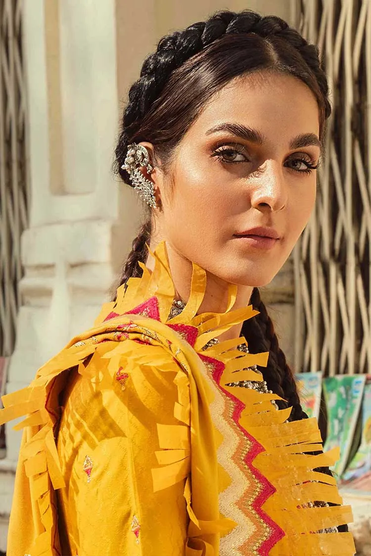 Afrozeh - 06 Sawera Winter Embroidered Collection (Sardiyon ki Kahani)